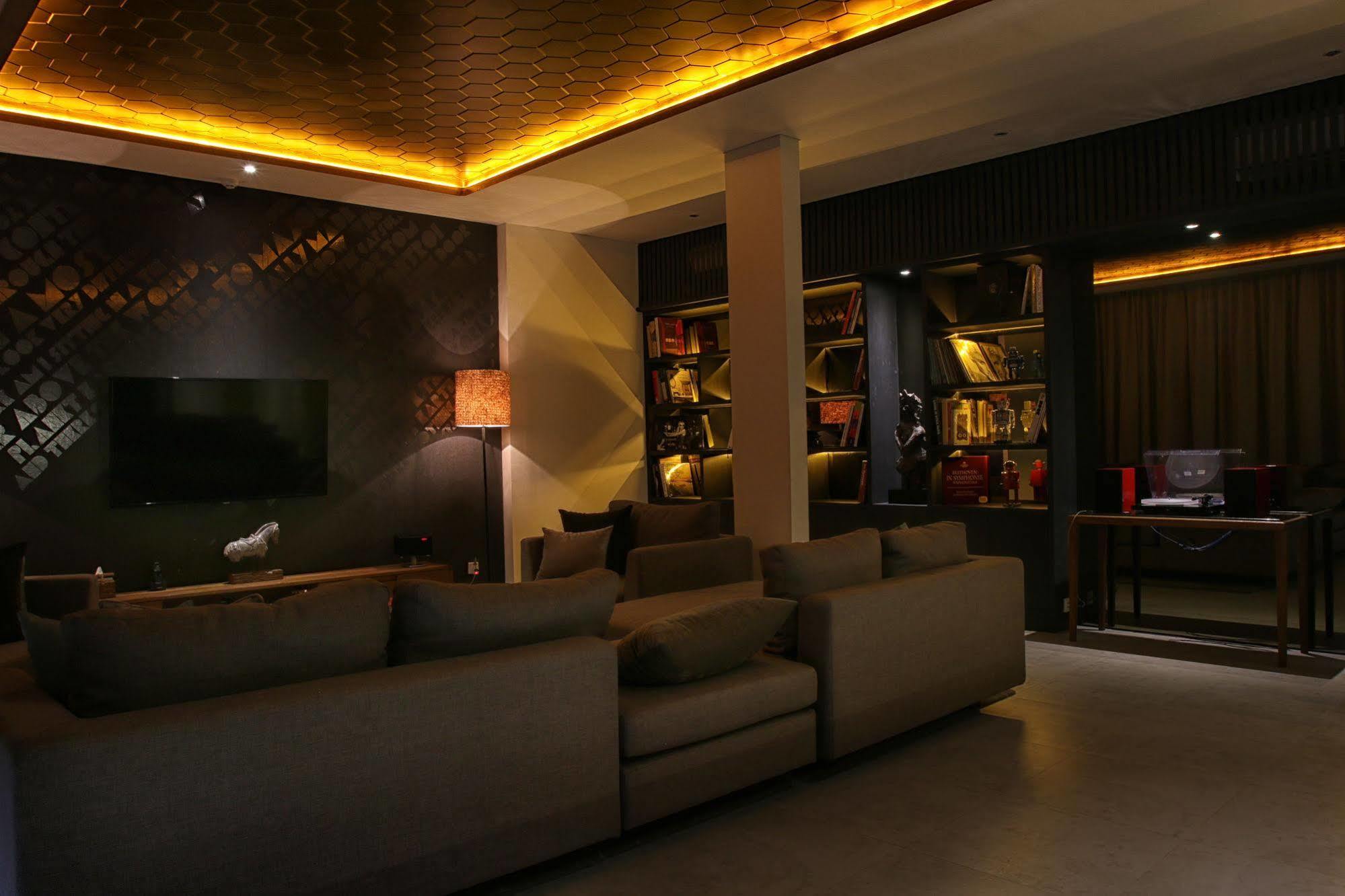 Hu'U Villas Seminyak  Luaran gambar